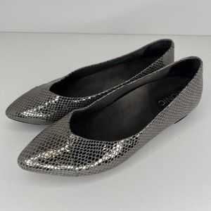 Vionic Caballo Snakeskin Print Flats Women's Size 7.5 Silver Leather Pointed Toe